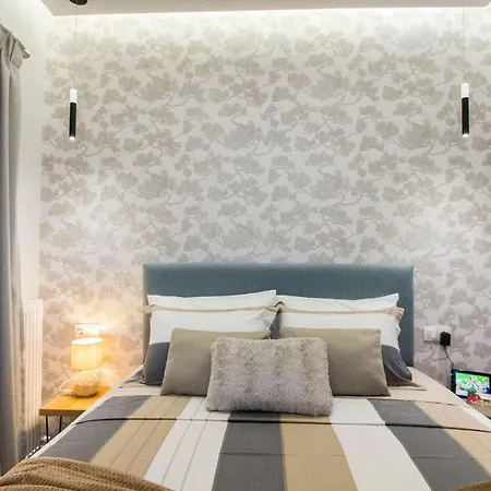 Apartment Luxurious Near Ampelokipoi Metro Station