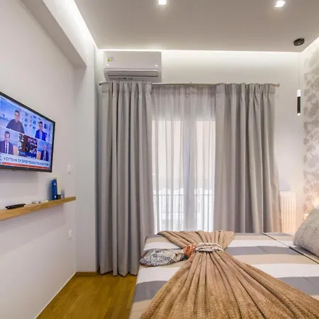 Luxurious Near Ampelokipoi Metro Station Apartment Athens